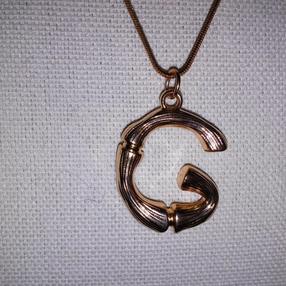 3/$30 "G" Initial Necklace‎ - Picture 4 of 5